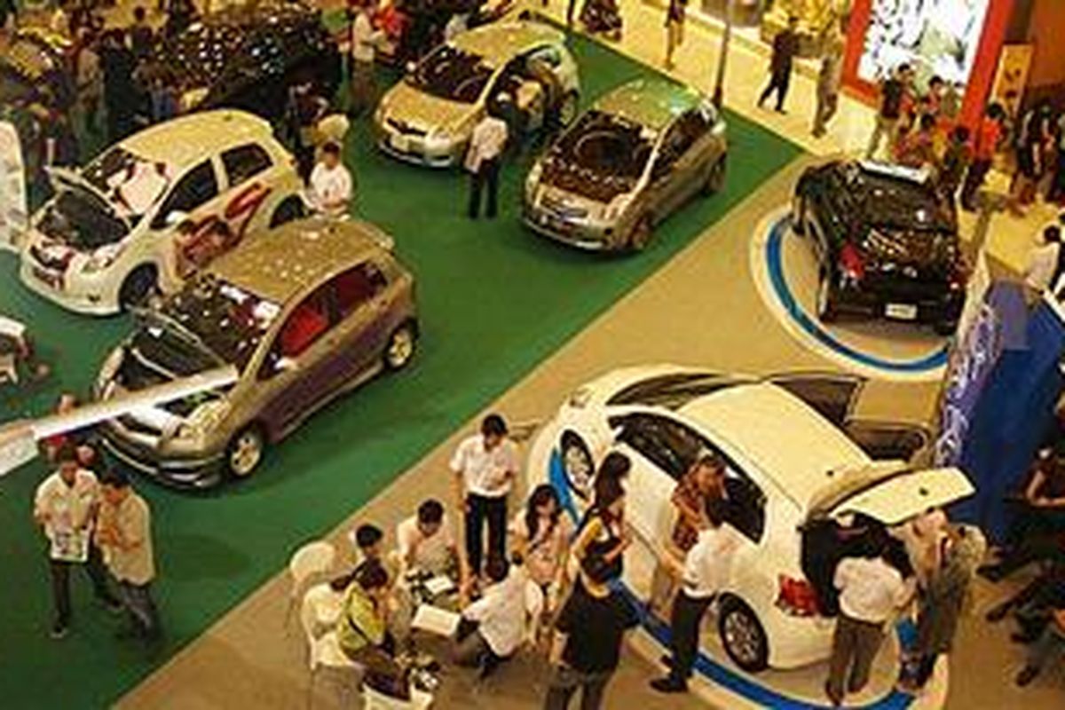 Pameran Toyota Yaris dan Yaris Show Off di Central Park, Jakarta