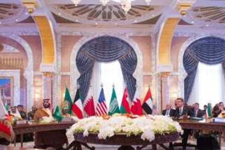 Menteri Pertahanan AS, Ash Carter bertemu dengan para menhan negara anggota Dewan Kerja Sama Teluk (GCC) di Riyadh, Arab Saudi, Rabu (20/4/2016).