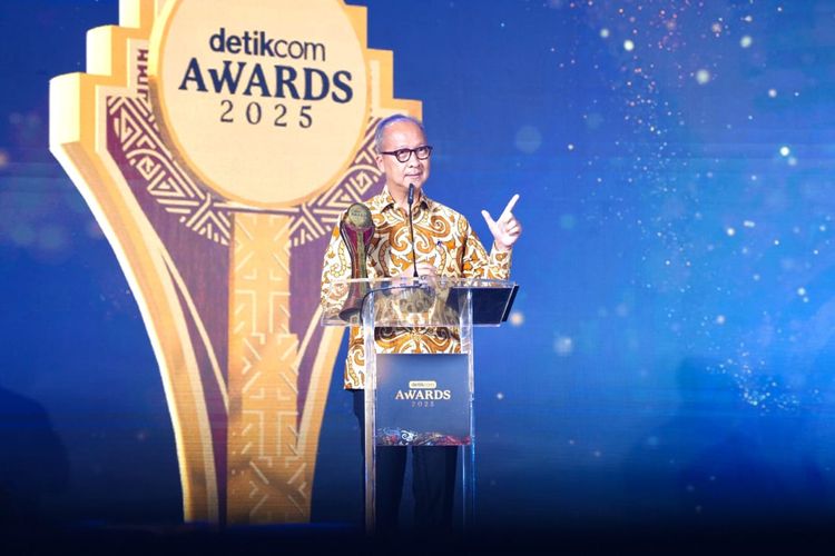 Menperin Raih Penghargaan Tokoh Akselerator Transformasi Industri Hijau