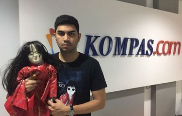 Gandhi Fernando berpose di kantor Redaksi Kompas.com, Jalan Palmerah Selatan, Jakarta Pusat, Selasa (5/9/2017). Ia sedang mempromosikan film Petak Umpet Minako,  yang diputar di gedung-gedung bioskop pada 7 September 2017.