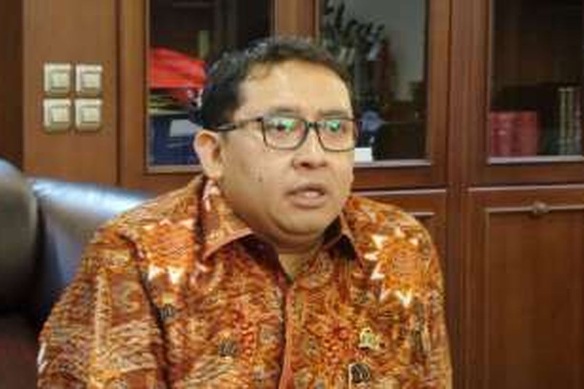 Wakil Ketua DPR RI Fadli Zon di Kompleks Parlemen, Senayan, Jakarta, Senin (28/11/2016)