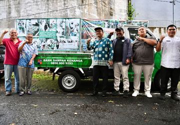 KemenKopUKM dan WWF Indonesia Dorong Lembaga Bank Sampah Berbadan Hukum Koperasi