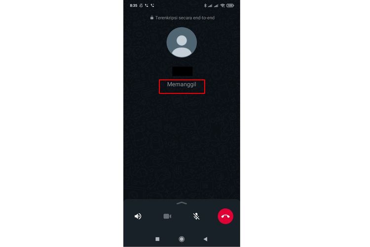 Ilustrasi ciri-ciri WhatsApp sedang dalam panggilan lain yang ditandai dengan munculnya status Calling dan kondisi pengguna lain yang ditelepon online. 