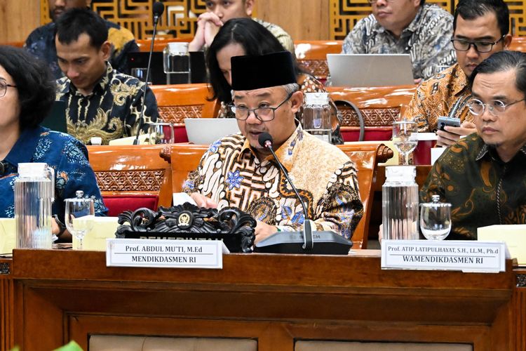 Kemendikdasmen Minta Tambahan Anggaran Rp 157,76 Triliun, Digunakan untuk Apa?