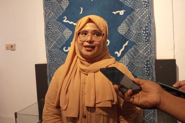 Tak Ingin Pekalongan Tenggelam dalam Limbah Batik, Mila Fahria Meracik Warna Alam demi Masa Depan Tradisi