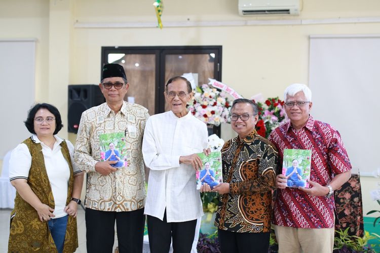 Prosesi penandatangan kesepahaman Dompet Dhuafa dan Bina Trubus Swadaya dilakukan bertepatan dengan hari ulang tahun ke-86 Ketua Pembina Yayasan Bina Trubus Swadaya Bambang Ismawan. 