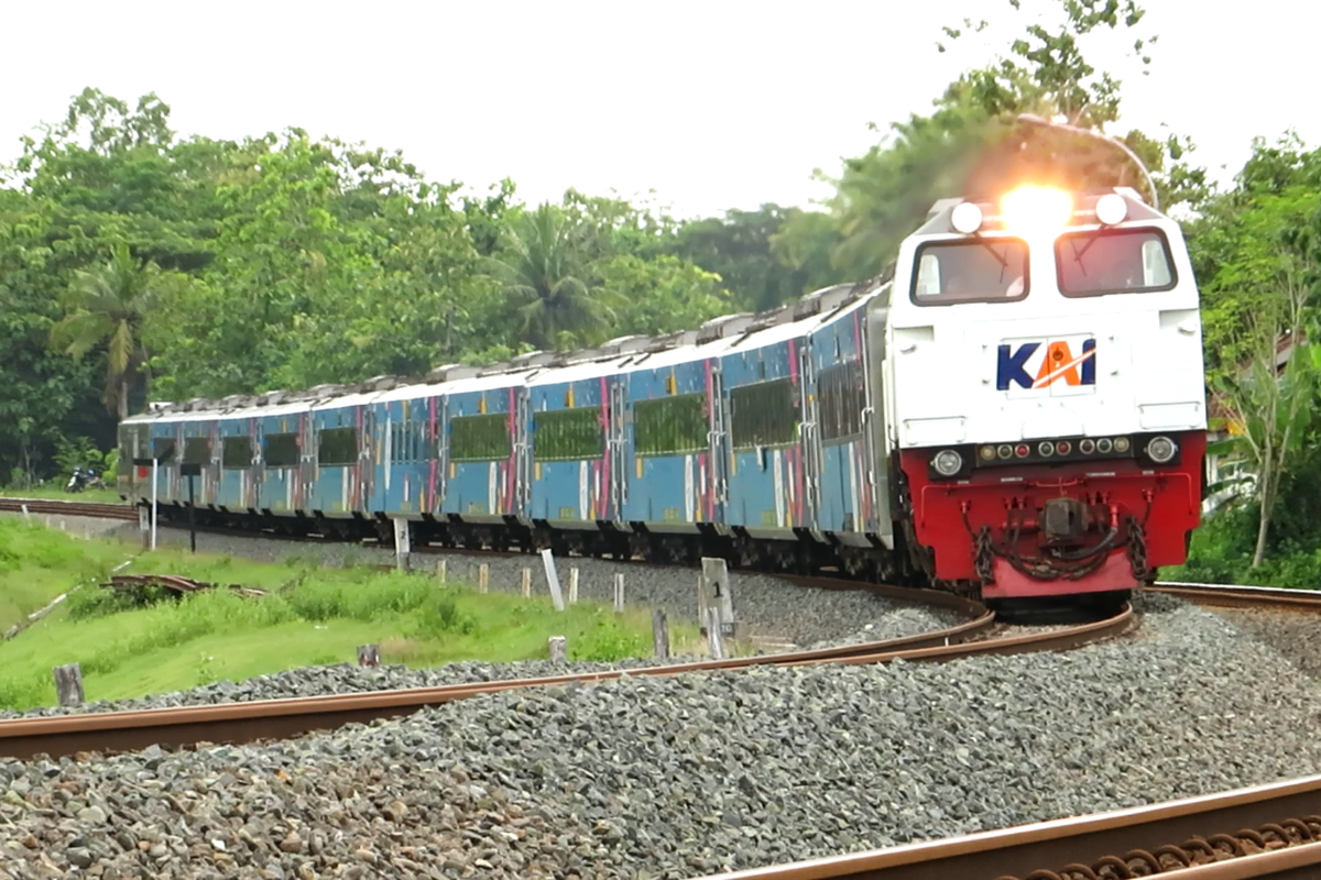 Ilustrasi kereta api. Simak jadwal dan harga tiket KA Surabaya-Jember PP 2023.