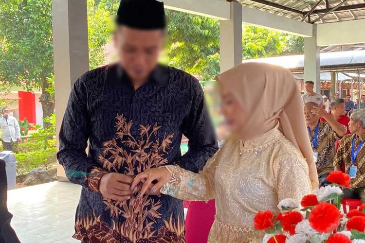 NIKAH: Warga binaan Lapas Kedungpane Semarang melangsungkan pernikahan dengan kekasihnya, Rabu (29/5/2024). 