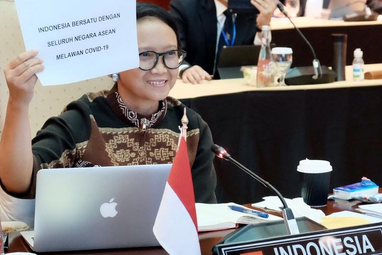 Indonesian Foreign Minister Retno Marsudi at a multilateral ASEAN meeting on 9/4/2020