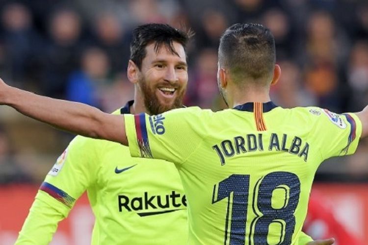 Jordi Alba merayakan gol Lionel Messi pada pertandingan Barcelona vs Girona di Stadion Montilivi dalam lanjutan La Liga Spanyol, 27 Januari 2019. Jordi Alba berharap Lionel Messi bisa kembali ke Barcelona. 
