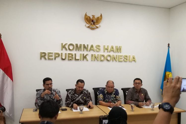 Tim Pemantau Pileg dan Pilpres 2019 Komisi Nasional Hak Asasi Manusia (Komnas HAM) menyampaikan hasil pemantauan di 5 provinsi, yaitu di Banten, Jawa Barat, Jawa Timur, Kalimantan Tengah dan Sulawesi Selatan. 