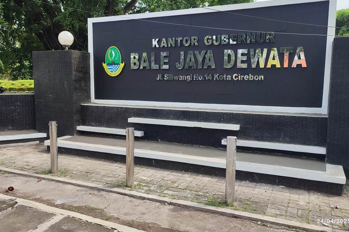 Kantor Gubernur Jawa Barat Wilayah Karisidenan Kacirebonan, bernama Bale Jaya Dewata di jalan Siliwangi Kota Cirebon, dikritisi sejumlah pemerhati budaya, pada Kamis (24/4/2025) siang.