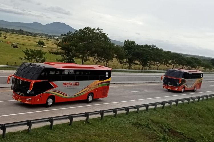 Bus baru PO Medan Jaya