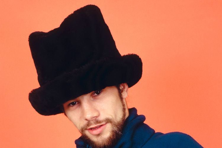 Jay Kay adalah penyanyi untuk Jamiroquai, band asal London.