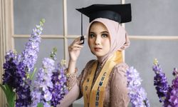 Kisah Meidy, Lulus Cumlaude Undip, Raih 4 Beasiswa Dalam Negeri