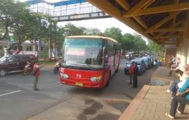 Dianggap Terlalu Besar, Bus Transjakarta Tak Diizinkan Melintasi ...