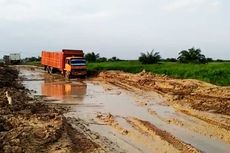 Jalan Lintas Rokan Hulu-Bengkalis Rusak Parah, Warga: Kalau Panas Penuh Debu, Jika Hujan Berlumpur