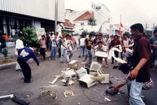 Menjelajah Kota Jakarta Sambil Merawat Ingatan Tragedi Mei 1998
