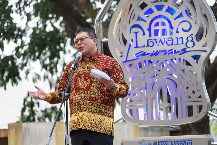 Plt Bupati Malang Didik Gatot Subroto menyampaikan sambutannya pada pembukaan Lawang Culture Festival Vol.1 di Area Pujasera Kecamatan Lawang, Kabupaten Malang, Kamis (17/10/2024). 