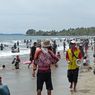Ramainya Pantai Anyer, Wisatawan: Mau Healing Jadi Pusing, Dinikmati Saja