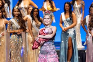 Miss Universe Canada 2025 Bawa Anak Saat Lepas Mahkota