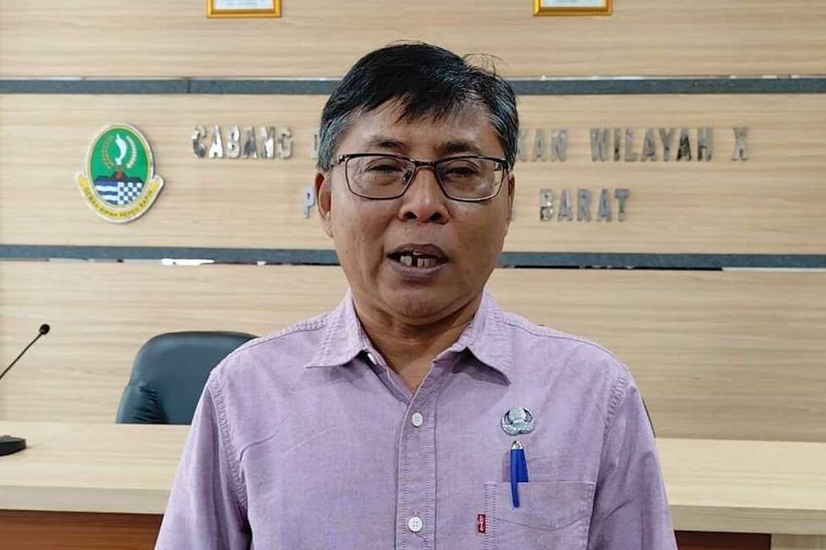 Kepala Kantor Cabang Dinas (KCD) Pendidikan wilayah X Provinsi Jawa Barat, Ambar Triwidodo memberikan penjelasan terkait penanganan potongan PIP kepada Kompas.com Selasa (18/2/2025) siang.