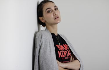 Artis peran Luna Maya berkunjung ke Kantor Redaksi Kompas.com untuk promo film Rumah Kentang: The Beginning, Kamis (7/11/2019). 