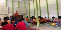 Keluar-masuk Hutan demi Mengajar, Guru di Riau Ini Kini Lega Bisa Punya Motor