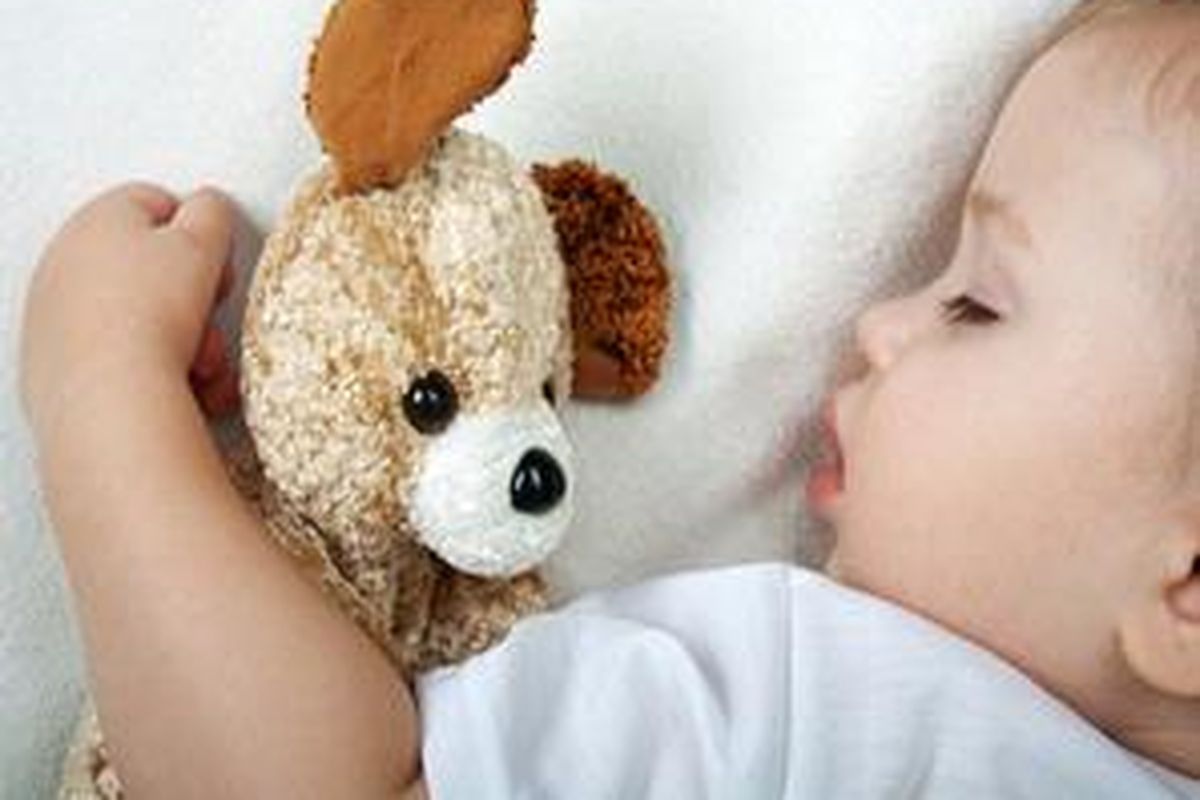 Disarankan agar bayi baru lahir tidur seruangan dengan ibunya di ranjang yang berbeda. 