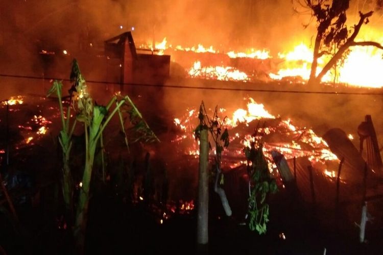 Kebakaran terjadi di Desa Ntonggu, Kecamatan Palibelo, Kabupaten Bima, Jumat (25/10/2019) dini hari