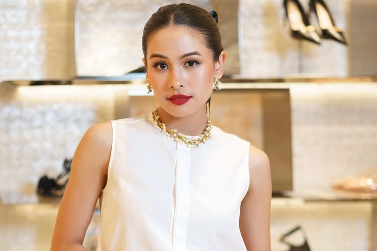 Maudy Ayunda membagikan tips decluttering baju agar lemari lebih rapi. Simak selengkapnya.