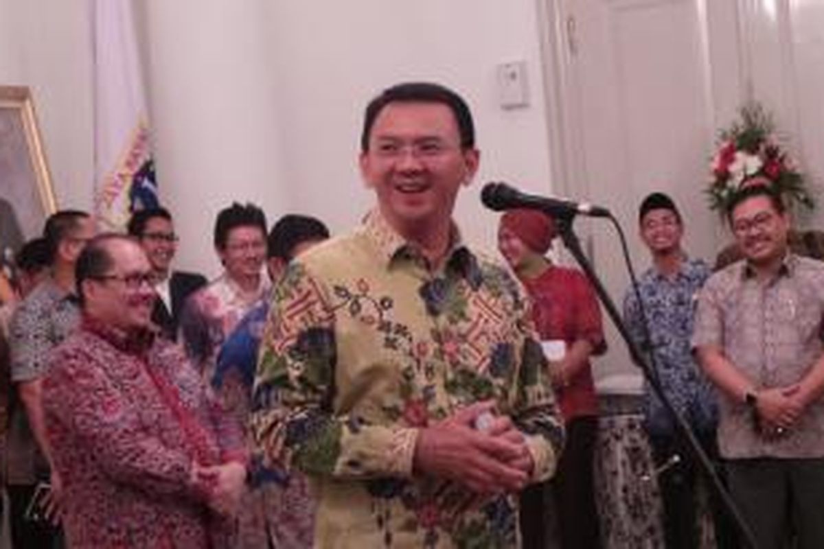 Gubernur DKI Jakarta Basuki Tjahaja Purnama saat menyampaikan sambutan dalam peluncuran Go-Busway, Qlue Transit, dan infrastruktur operation control center, di Balai Kota, Rabu (28/10/2015). 