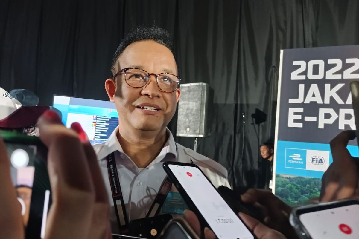 Gubernur DKI Jakarta Anies Baswedan menceritakan pengalamannya melintas dengan kecepatan tinggi di Sirkuit Formula E Ancol, Sabtu (4/6/2022).