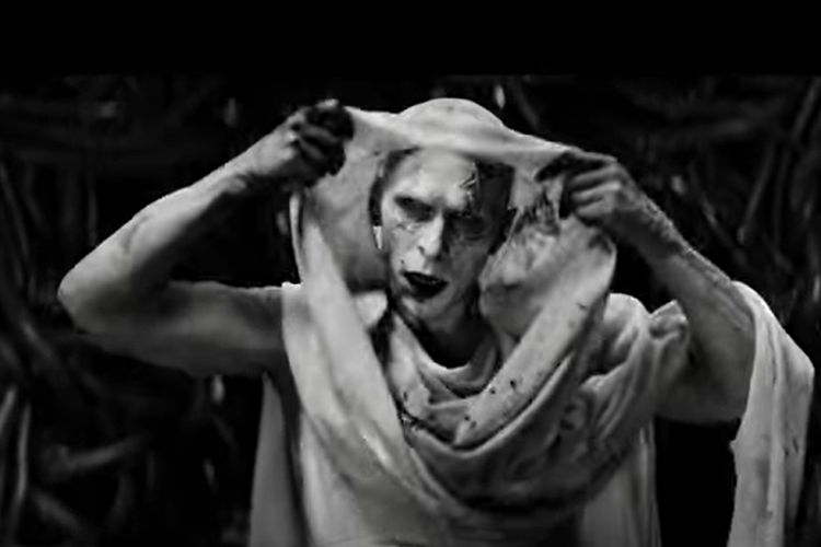 Christian Bale  sebagai Gorr the God Butcher