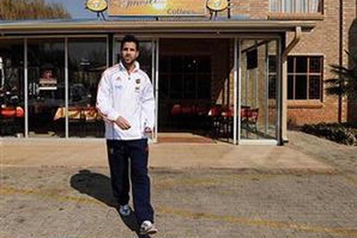 Gelandang Spanyol dan Arsenal, Cesc Fabregas.