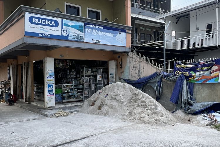 Harga Naik hingga 25 Persen, Toko Material Bangunan Makin Sepi Pembeli