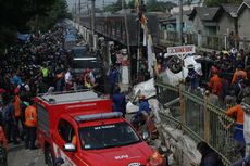 Kronologi Mobil Tertabrak KRL di Depok hingga KAI Tuntut Pengemudi