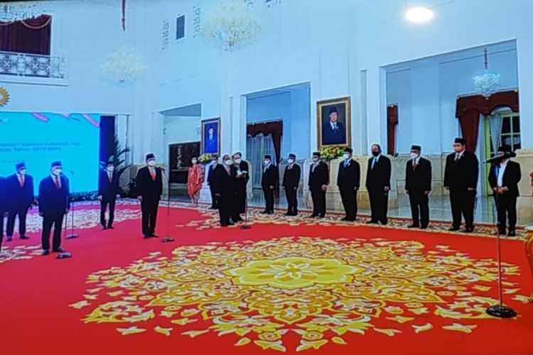 Presiden Joko Widodo saat melantik dua menteri dan tiga wakil menteri di Istana Negara, Rabu (15/6/2022).