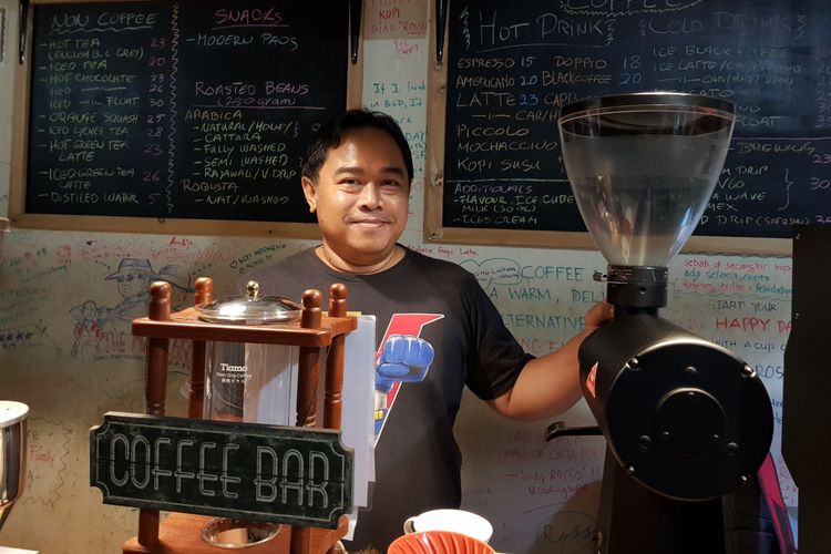 Salah satu pendiri Rosso Micro Roastery, Andreas