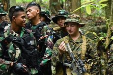 Prajurit Marinir AS Berlatih Cara Bertahan Hidup di Hutan Sukabumi, Makan Tanaman hingga Hewan Buas