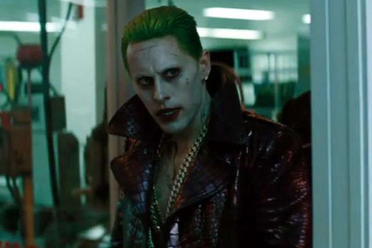 Jared Leto beraksi sebagai The Joker dalam film Suicide Squad (2016).
