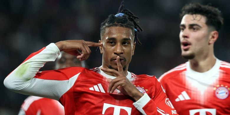 Penyerang Bayern Muenchen, Michael Olise, merayakan gol kedua timnya pada laga leg pertama semifinal Liga Champions antara PSG dan Bayern Muenchen di Parc des Princes di Paris pada 28 April 2026.