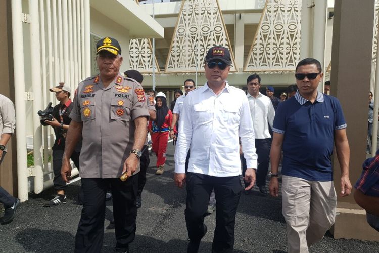 Rombongan pejabat tinggi Mabes Polri yang didampingi Kapolda Papua Irjen Paulus Waterpauw ke Stadion Papua Bangkit, Kabupaten Jayapura, Papua, Kamis (6/02/2020)