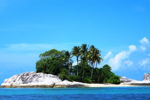 Mengintip Keindahan Gua di Pulau Kelayang