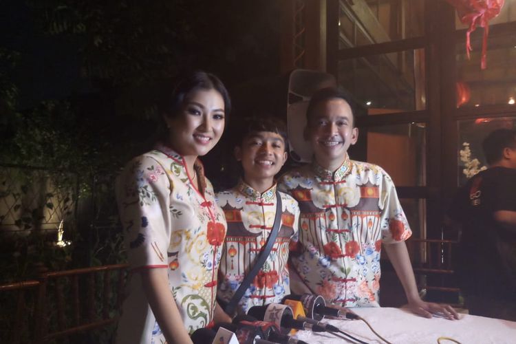 Ruben Onsu, Sarwendah, dan Betrand Peto saat ditemui di kawasan Tendean, Jakarta Selatan, Sabtu (25/1/2020).
