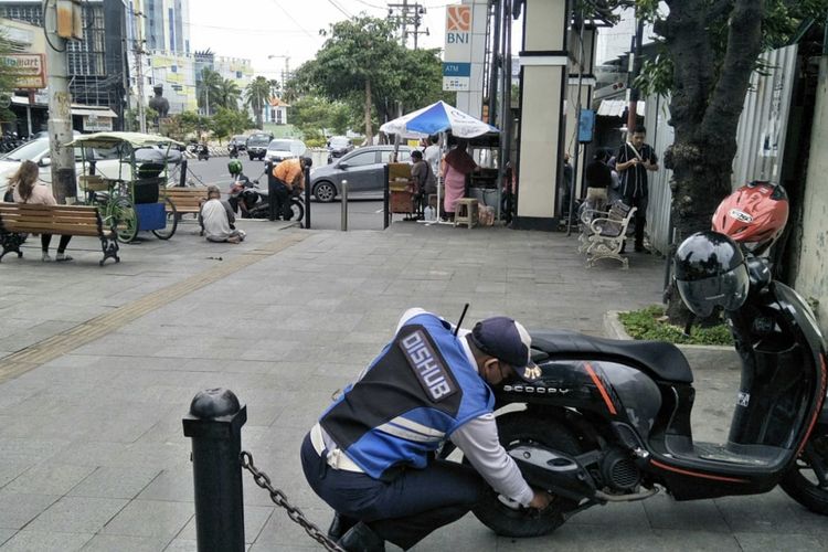 Penertiban parkir liar di Semarang 