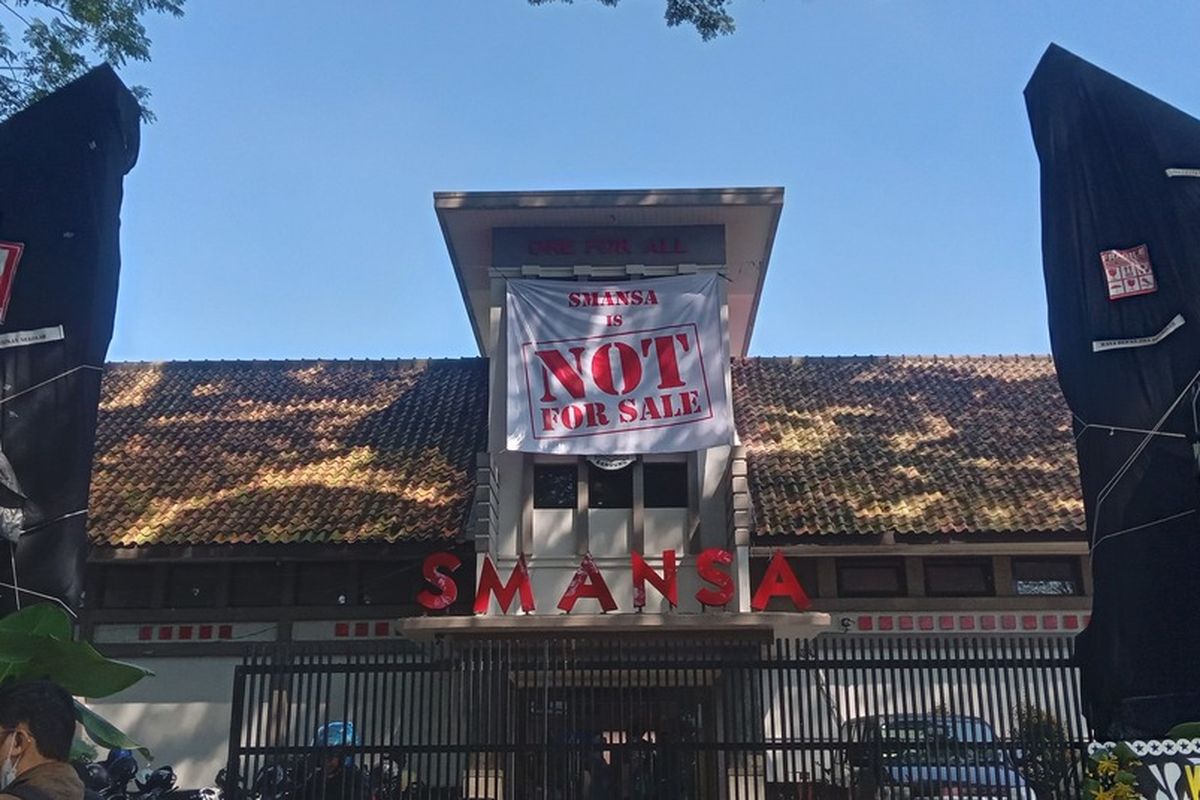 Rayakan Hari pendidikan Nasional, SMAN 1 Bandung gelar mimbar sekolah ekspresikan diri atas kondisi putusan PTUN yang mengabulkan gugatan PLK, Jumat (2/5/2025).