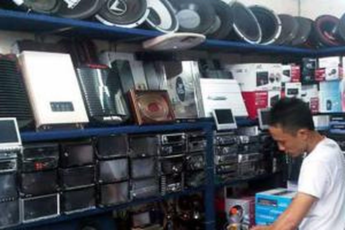 Pusat jual-beli audio di Taman Puring, Kebayoran Baru, Jakarta Selatan.