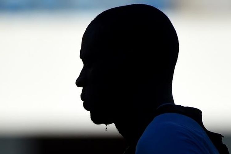 Gelandang Manchester City, Yaya Toure, menjalani sesi latihan di Shenzhen, 27 Juni 2016.