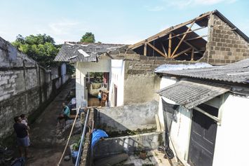Kerusakan Akibat Hujan Deras Disertai Angin Kencang di Depok